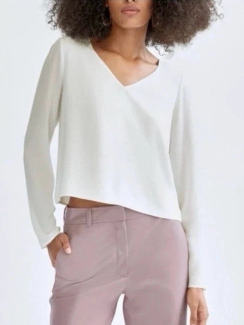 Aritzia Babaton NWT Murphy Cropped V-Neck Blouse Espace Cream White Capsule XS